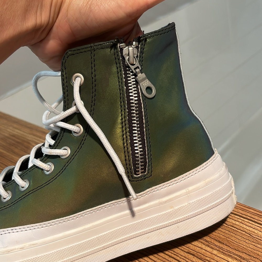 Converse High-Tops in Shimmering Green Purple and Black Unisex - Picture 4 of 8